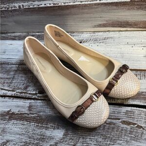 Solesenseability Cream Flats with Brown Detail